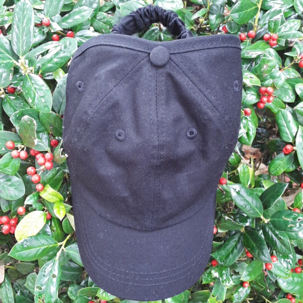 Black Curl Cap